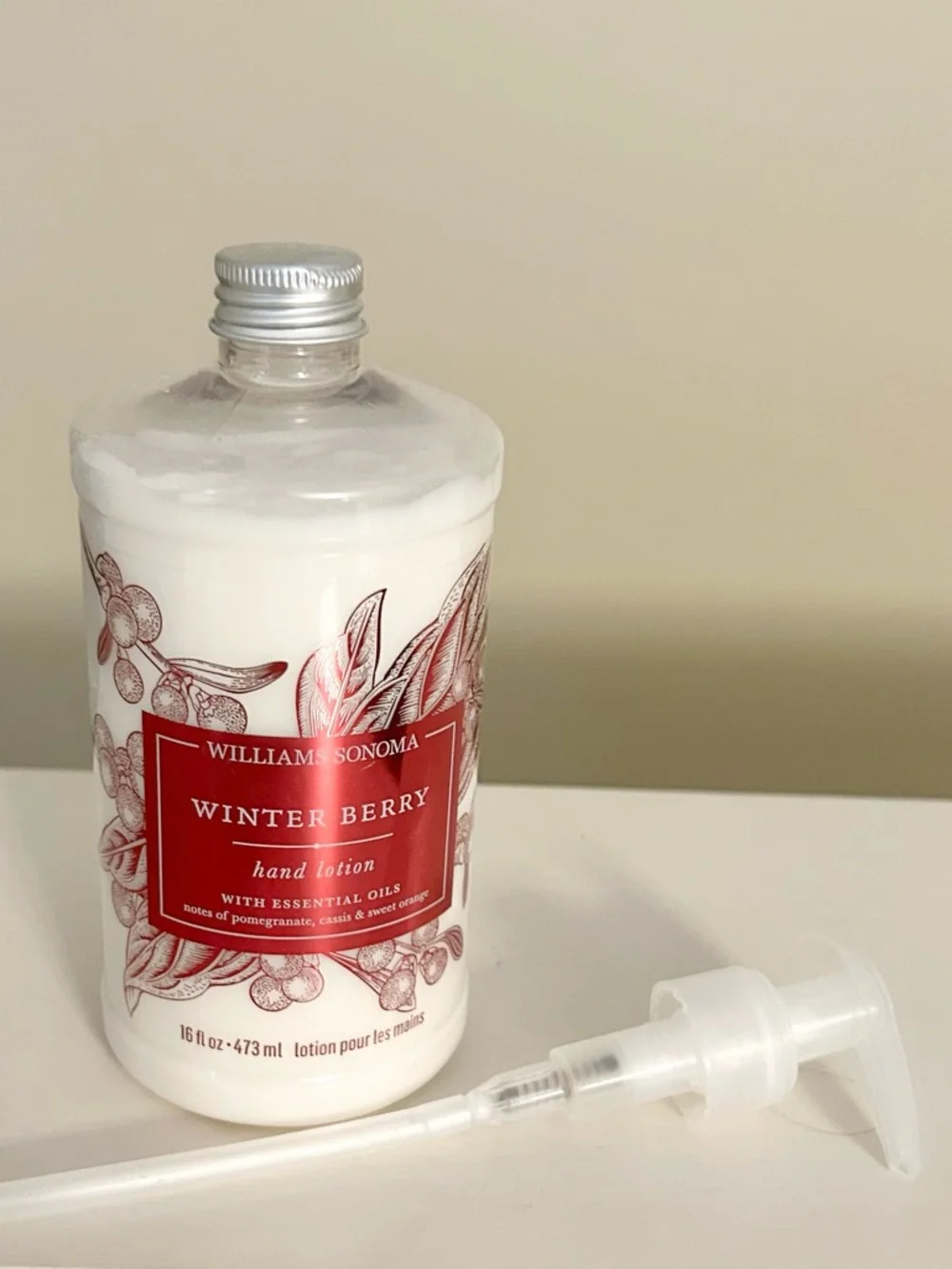 Williams Sonoma Winter Berry hand lotion - Picture 1 of 1